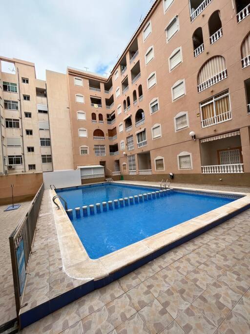 Cozy Apartment 5 Mins To Beach Торевьиа Экстерьер фото